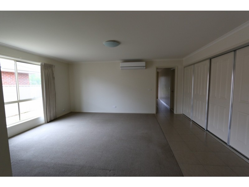 7 Grantham Terrace, Kangaroo Flat VIC 3555