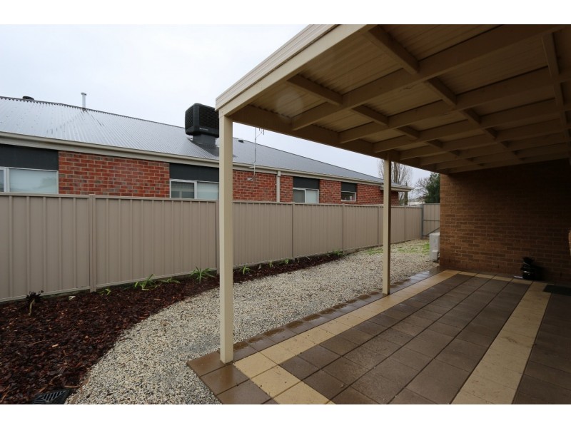 7 Grantham Terrace, Kangaroo Flat VIC 3555