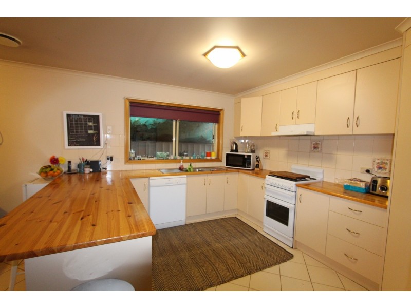 7 Aspin Gardens, Golden Square VIC 3555