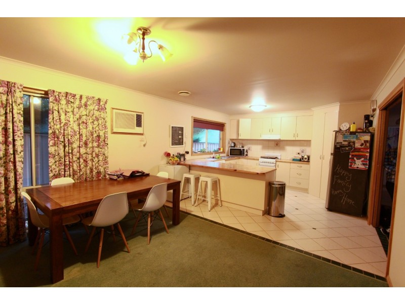 7 Aspin Gardens, Golden Square VIC 3555