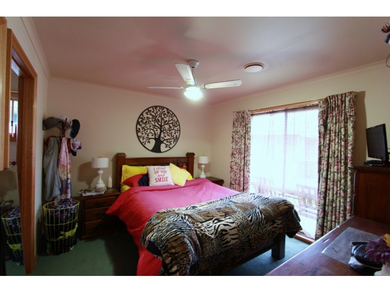 7 Aspin Gardens, Golden Square VIC 3555