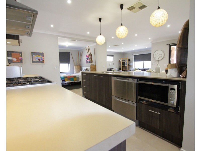 22 Elsworth Drive, Strathfieldsaye VIC 3551