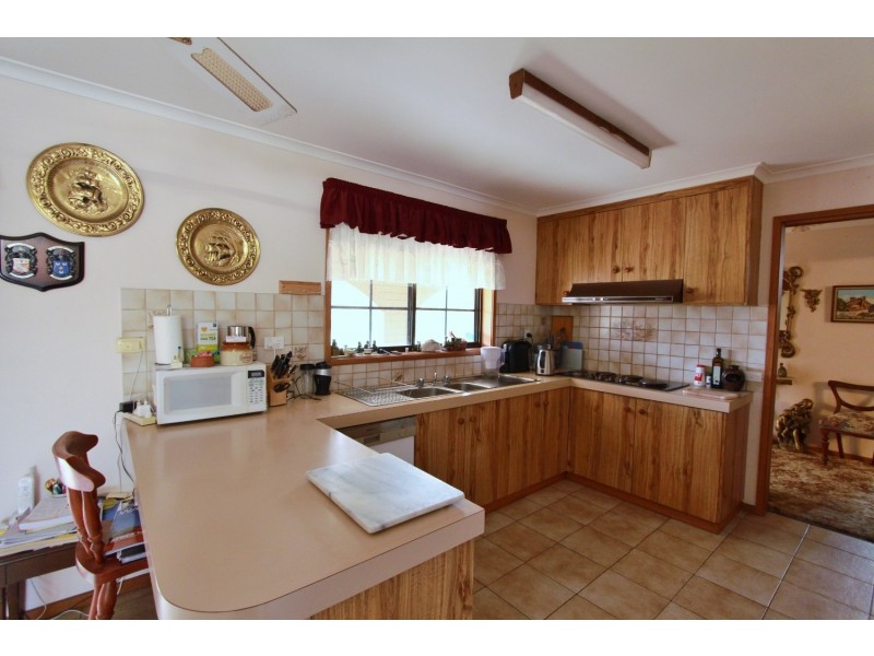 292-294 Midland Highway, Epsom VIC 3551