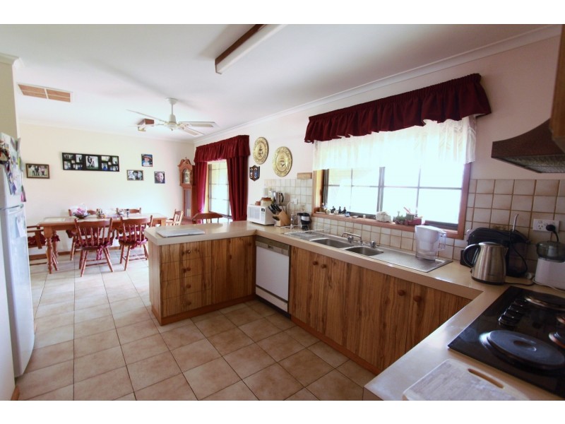 292-294 Midland Highway, Epsom VIC 3551