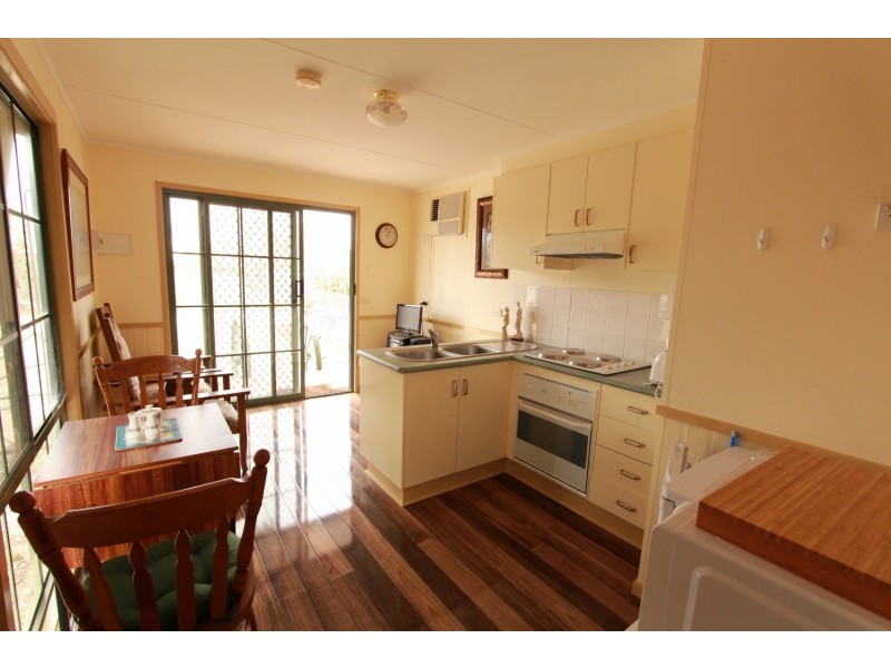 292-294 Midland Highway, Epsom VIC 3551