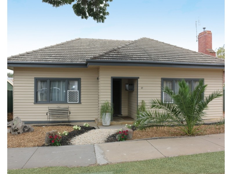 1/17 Spring Gully Road, Quarry Hill VIC 3550