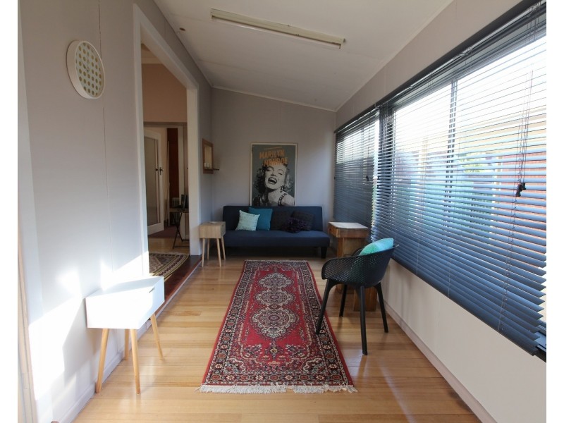 1/17 Spring Gully Road, Quarry Hill VIC 3550