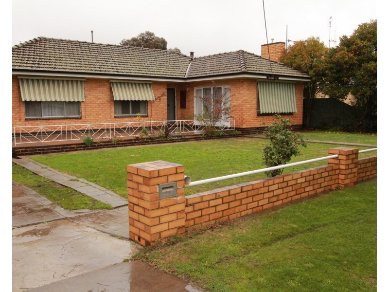 25 Carpenter Street, Kangaroo Flat VIC 3555