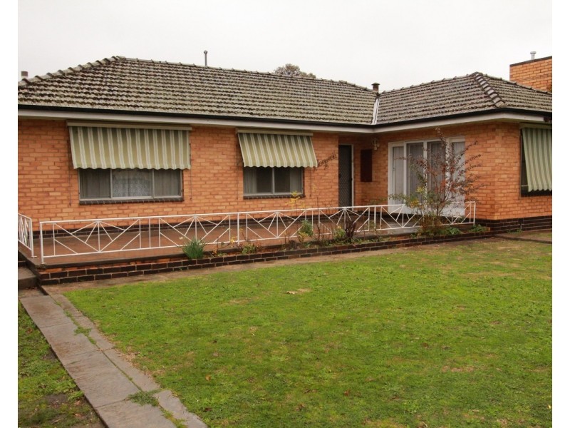 25 Carpenter Street, Kangaroo Flat VIC 3555