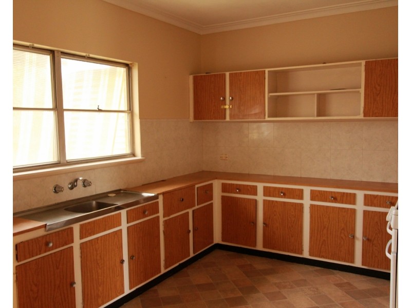 25 Carpenter Street, Kangaroo Flat VIC 3555