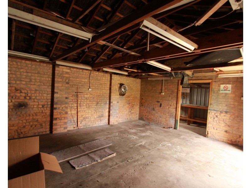 25 Carpenter Street, Kangaroo Flat VIC 3555