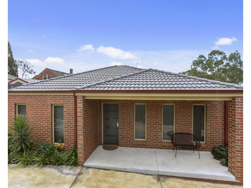 2/17 Spring Gully Road, Quarry Hill VIC 3550