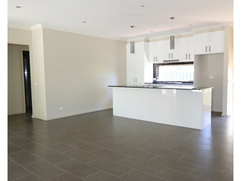 2/17 Spring Gully Road, Quarry Hill VIC 3550