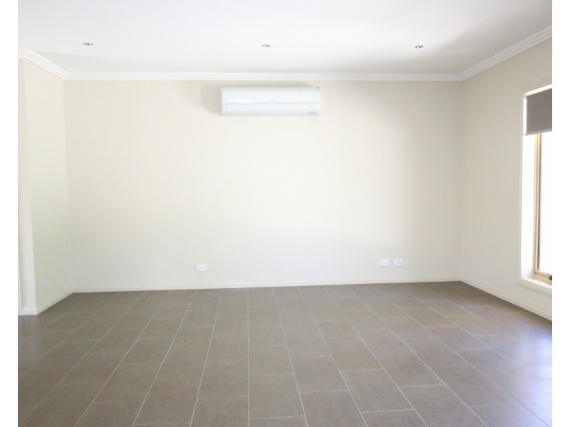 2/17 Spring Gully Road, Quarry Hill VIC 3550