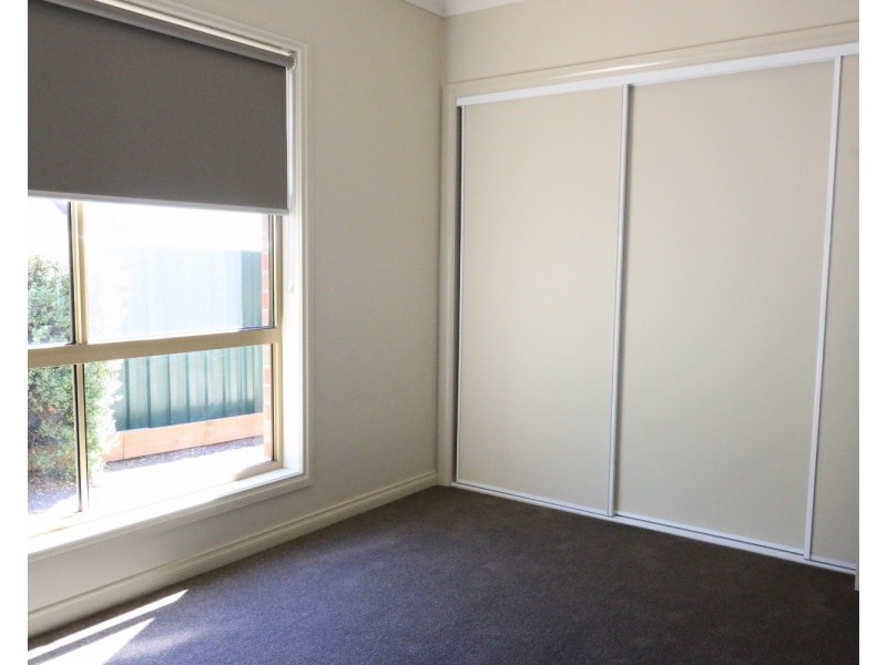 2/17 Spring Gully Road, Quarry Hill VIC 3550