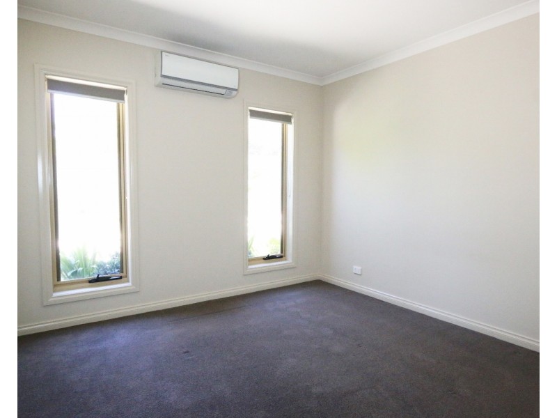 2/17 Spring Gully Road, Quarry Hill VIC 3550