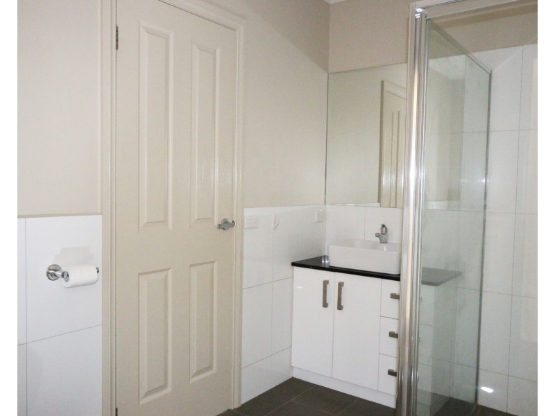 2/17 Spring Gully Road, Quarry Hill VIC 3550