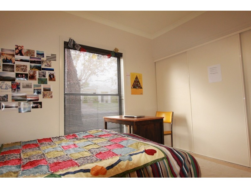 18 Peppertree Grove, Strathdale VIC 3550