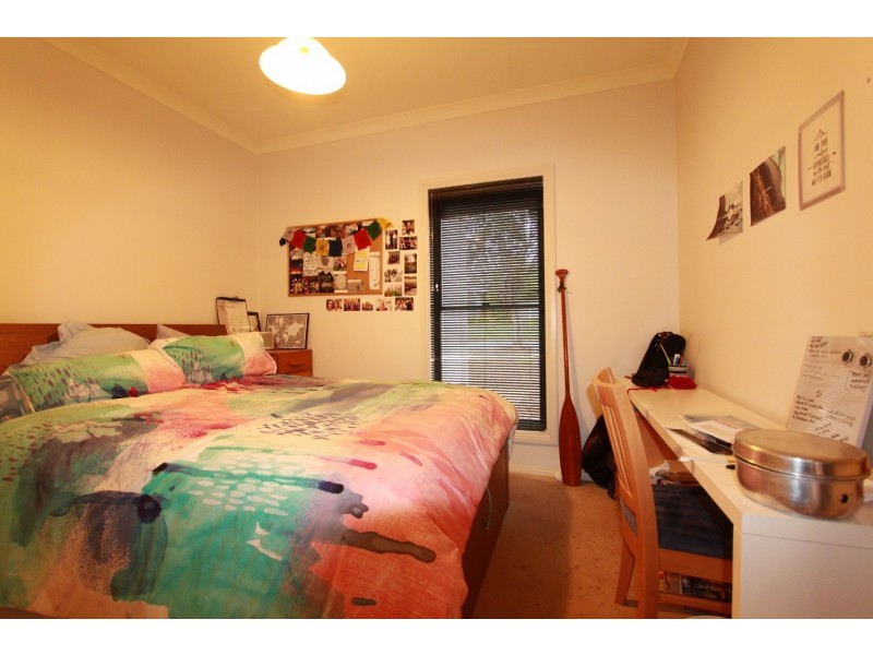 18 Peppertree Grove, Strathdale VIC 3550