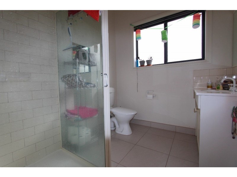 18 Peppertree Grove, Strathdale VIC 3550