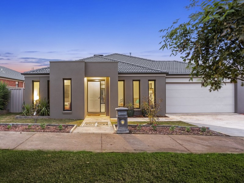 13 Victoria Avenue, Kangaroo Flat VIC 3555