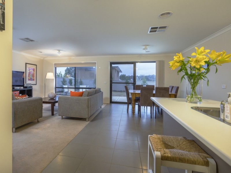 13 Victoria Avenue, Kangaroo Flat VIC 3555