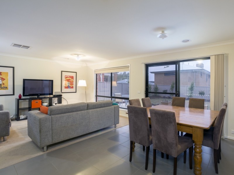 13 Victoria Avenue, Kangaroo Flat VIC 3555