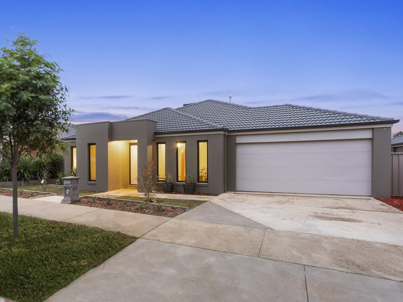 13 Victoria Avenue, Kangaroo Flat VIC 3555