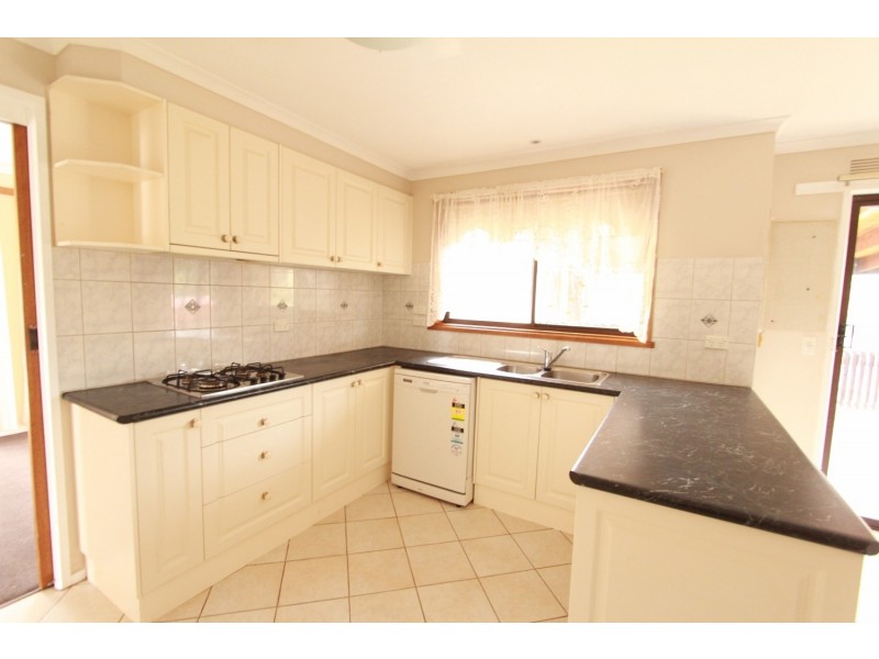 10 Archer Street, Kangaroo Flat VIC 3555