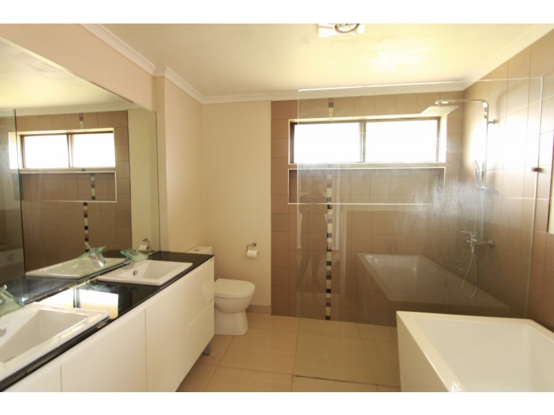 10 Archer Street, Kangaroo Flat VIC 3555