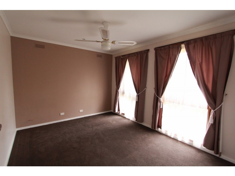 10 Archer Street, Kangaroo Flat VIC 3555