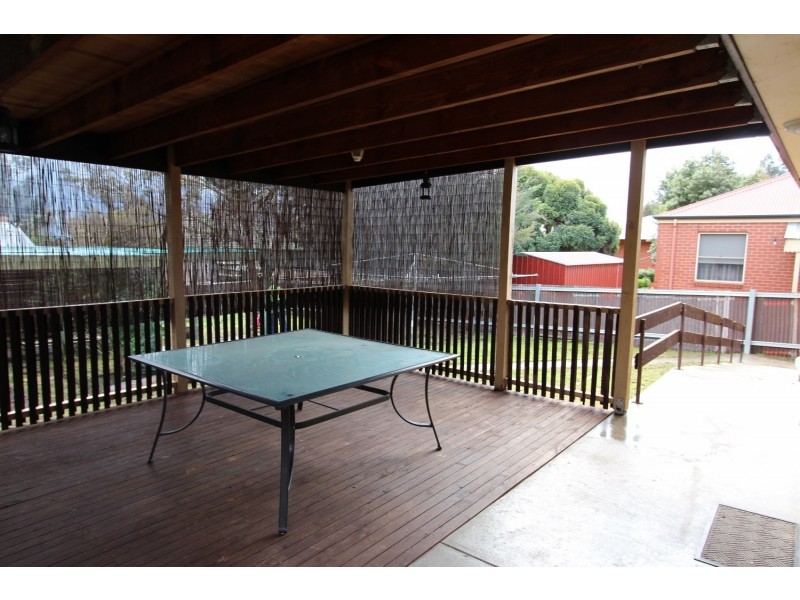 10 Archer Street, Kangaroo Flat VIC 3555