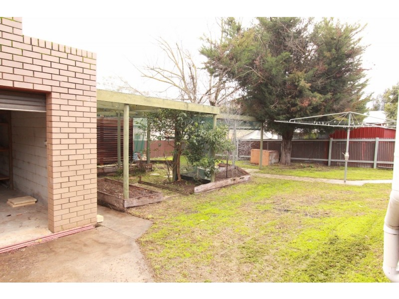 10 Archer Street, Kangaroo Flat VIC 3555