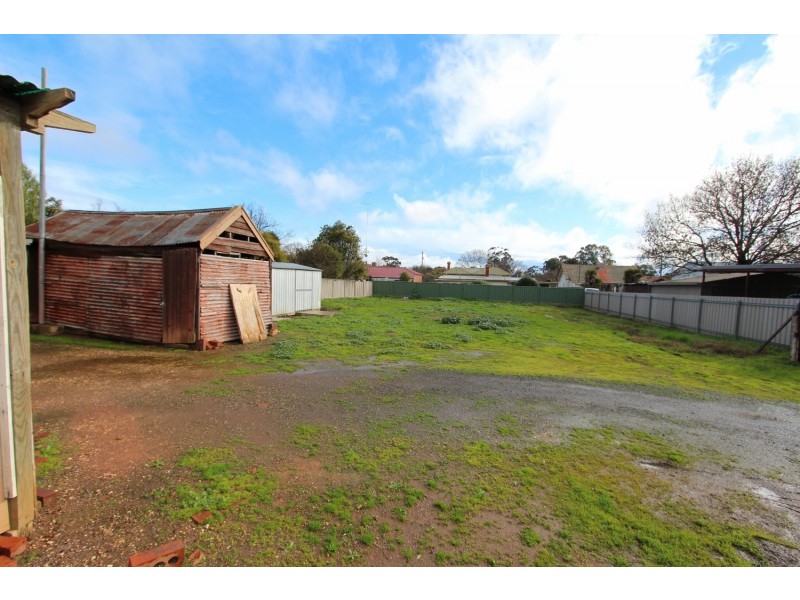 82 Neale Street, Kennington VIC 3550