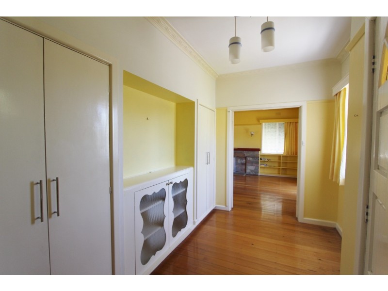 22 Nish Street, Flora Hill VIC 3550