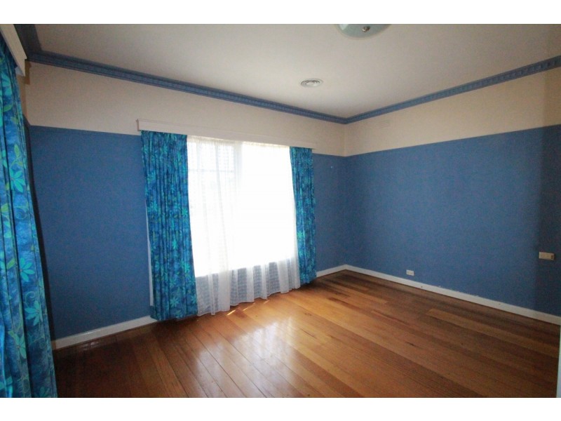 22 Nish Street, Flora Hill VIC 3550