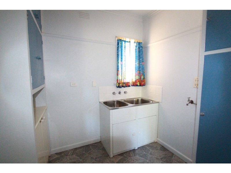 22 Nish Street, Flora Hill VIC 3550