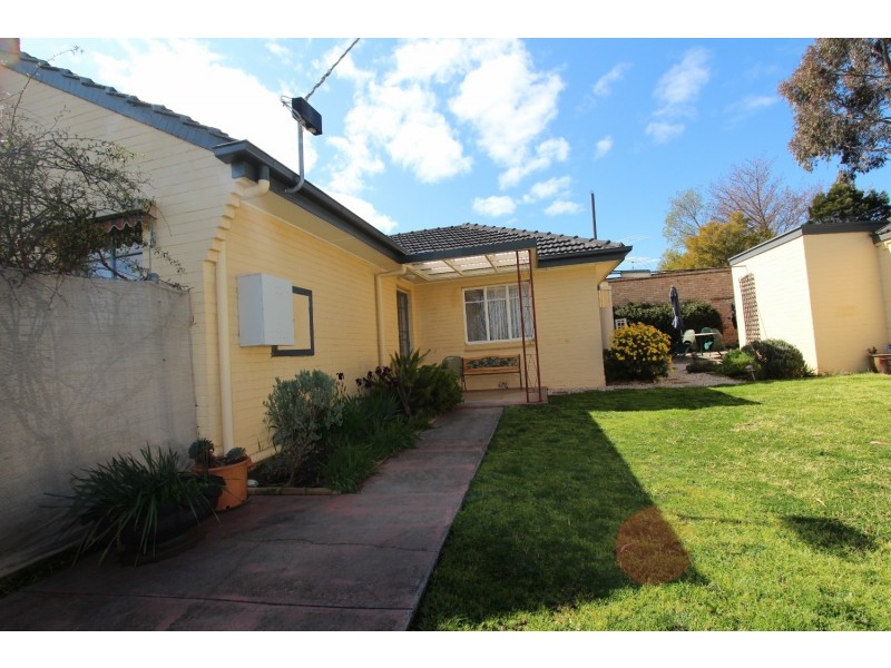 22 Nish Street, Flora Hill VIC 3550