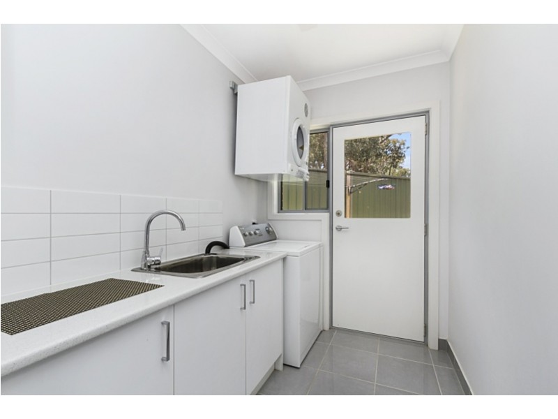 4 Luke Place, Flora Hill VIC 3550