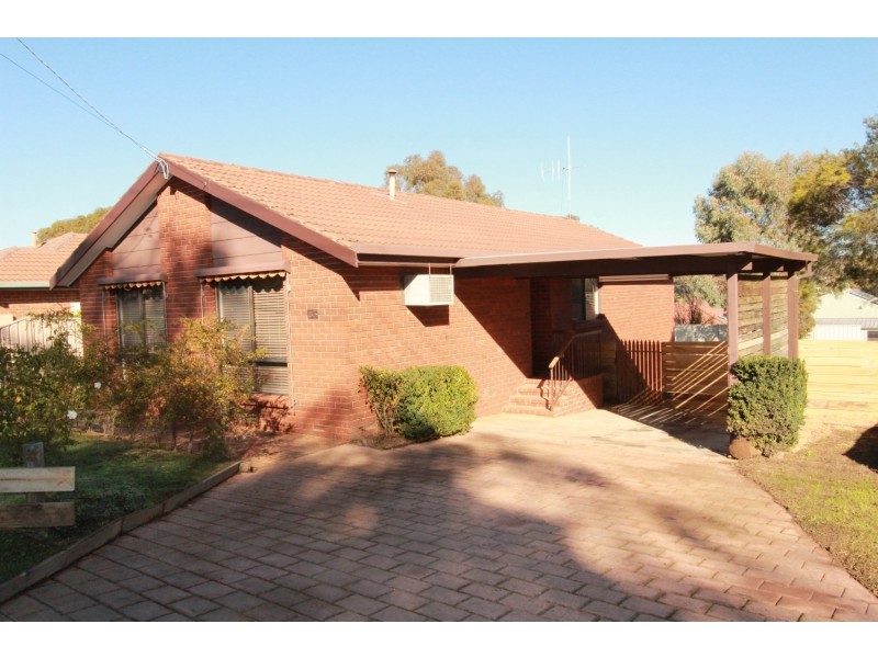 83 Browning Street, Kangaroo Flat VIC 3555