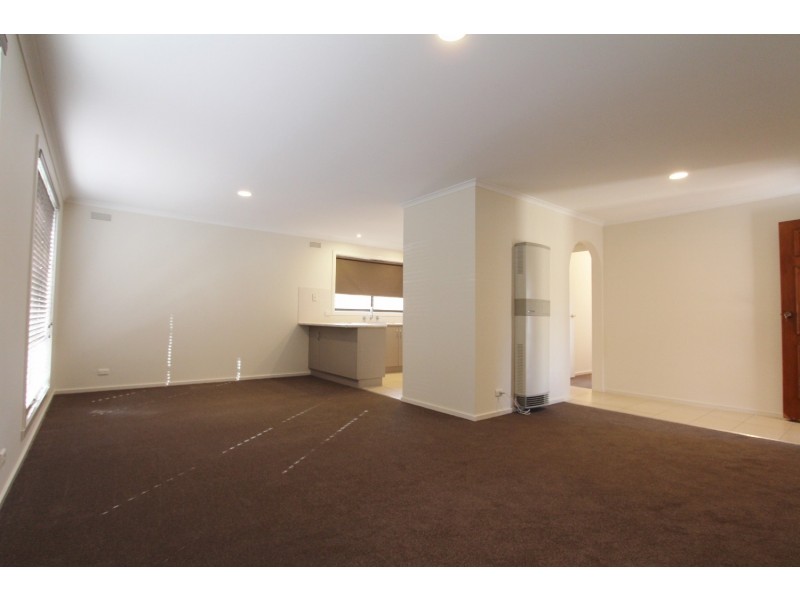 83 Browning Street, Kangaroo Flat VIC 3555