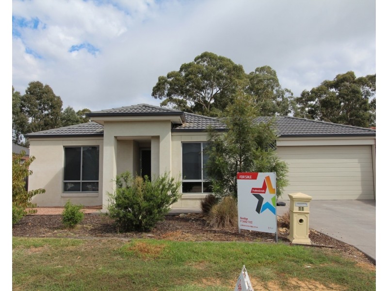 11 Cobb Court, Kangaroo Flat VIC 3555