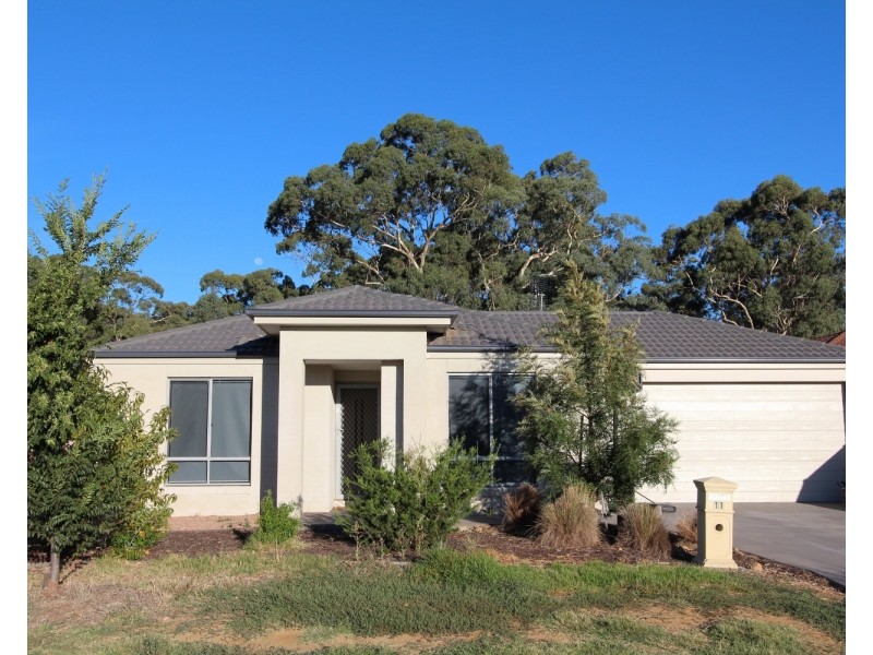 11 Cobb Court, Kangaroo Flat VIC 3555