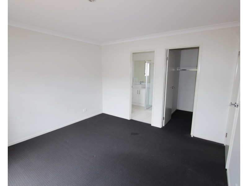 11 Cobb Court, Kangaroo Flat VIC 3555