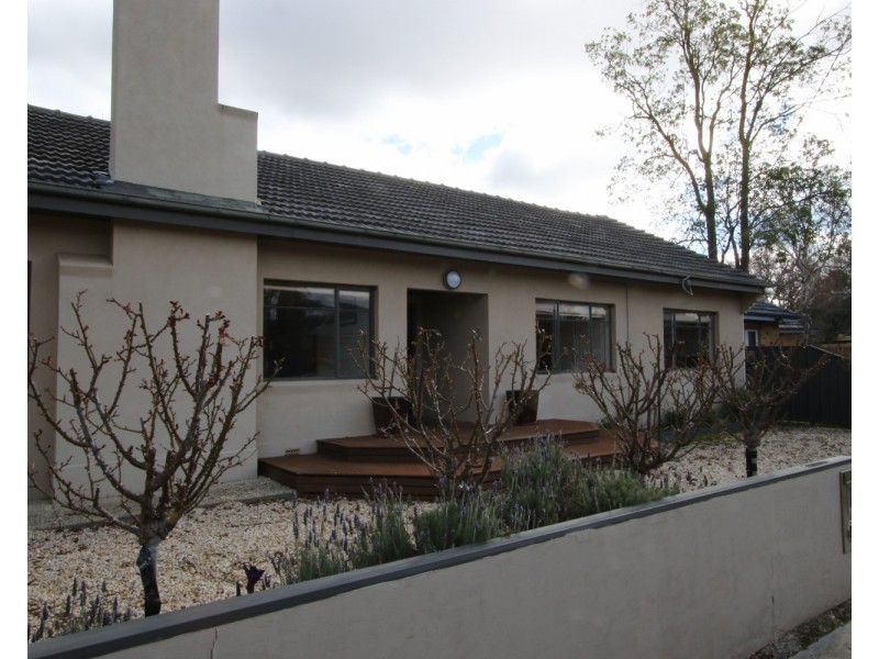 8 Margaret Crescent, Flora Hill VIC 3550