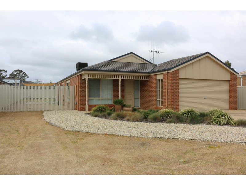 13 Lorikeet Avenue, Epsom VIC 3551