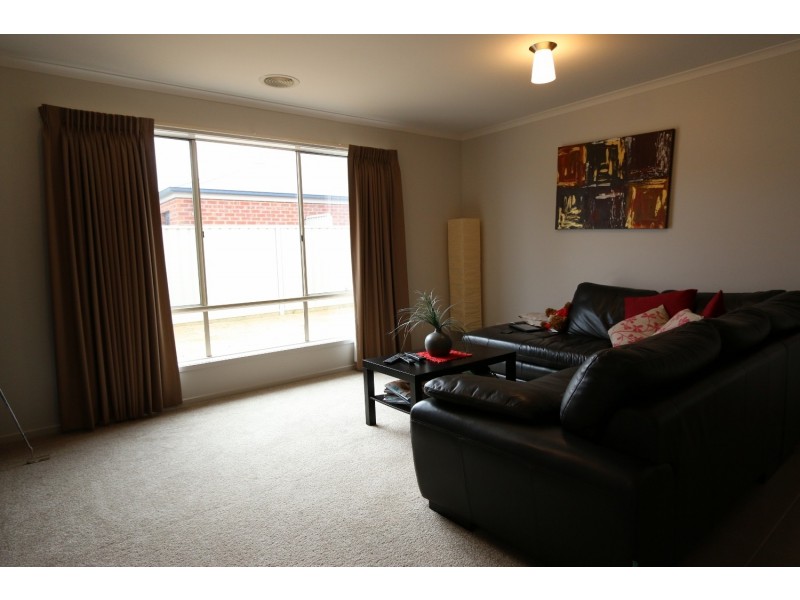 13 Lorikeet Avenue, Epsom VIC 3551