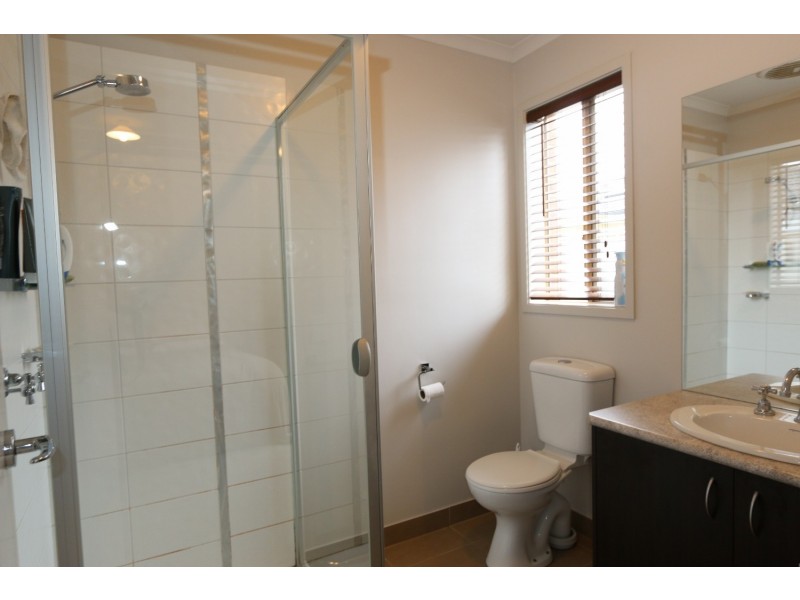 13 Lorikeet Avenue, Epsom VIC 3551