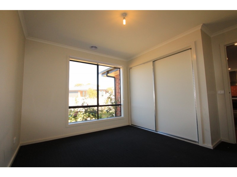 16 Jasmine Rise, Kangaroo Flat VIC 3555