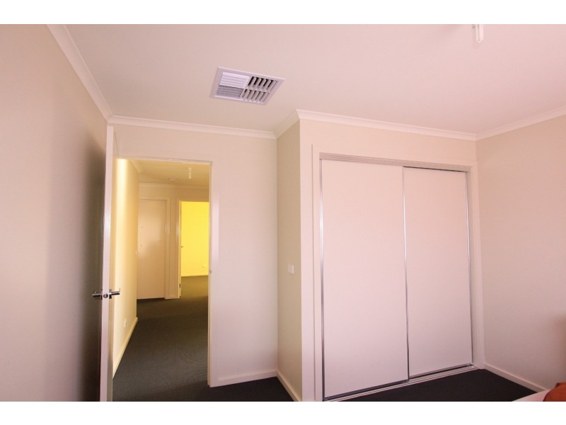 16 Jasmine Rise, Kangaroo Flat VIC 3555